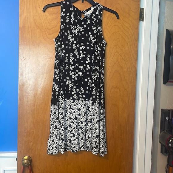 LOFT Dresses & Skirts - Loft Sleeveless Dress Size Small